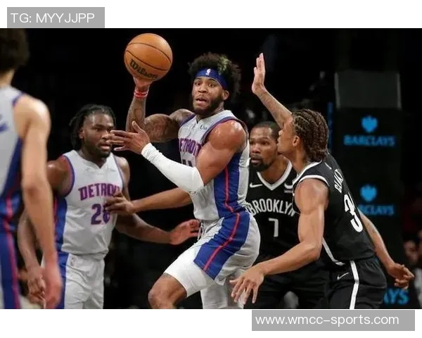 克拉克斯顿半场表现惊艳7中5贡献11分8板5助正负值高达22