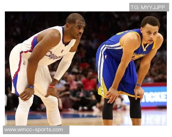 库里分享11张圣诞大战回忆照克莱一哥保罗同框老詹三度现身引热议