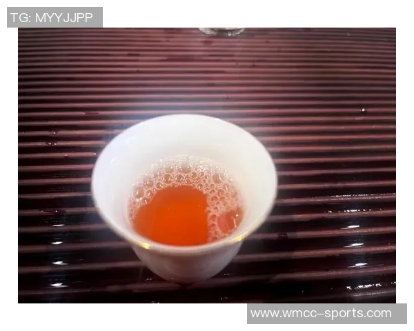 斯科尔斯艾特利马转变话题为表现喝茶不加糖的幽默瞬间 斯科尔斯艾特利马转变话题为表现喝茶不加糖的幽默瞬间